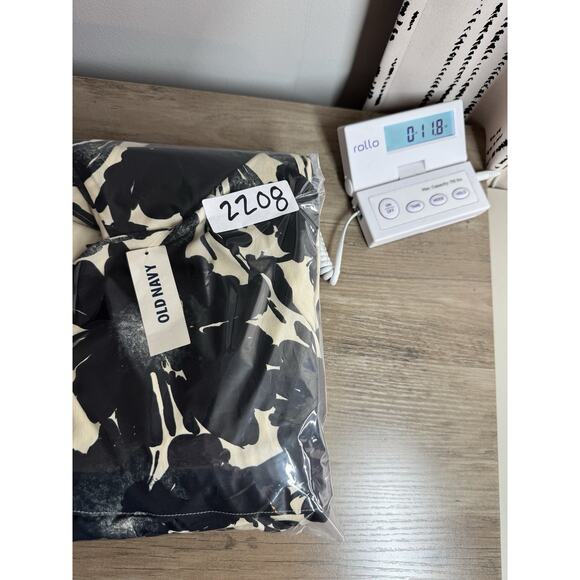 Old Navy Y2K Tiered Maxi Dress M Floral Black Cream Feminine Millennial Event - Picture 14 of 14